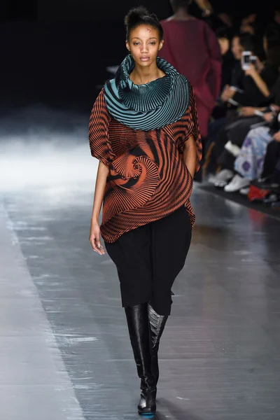 Look 33